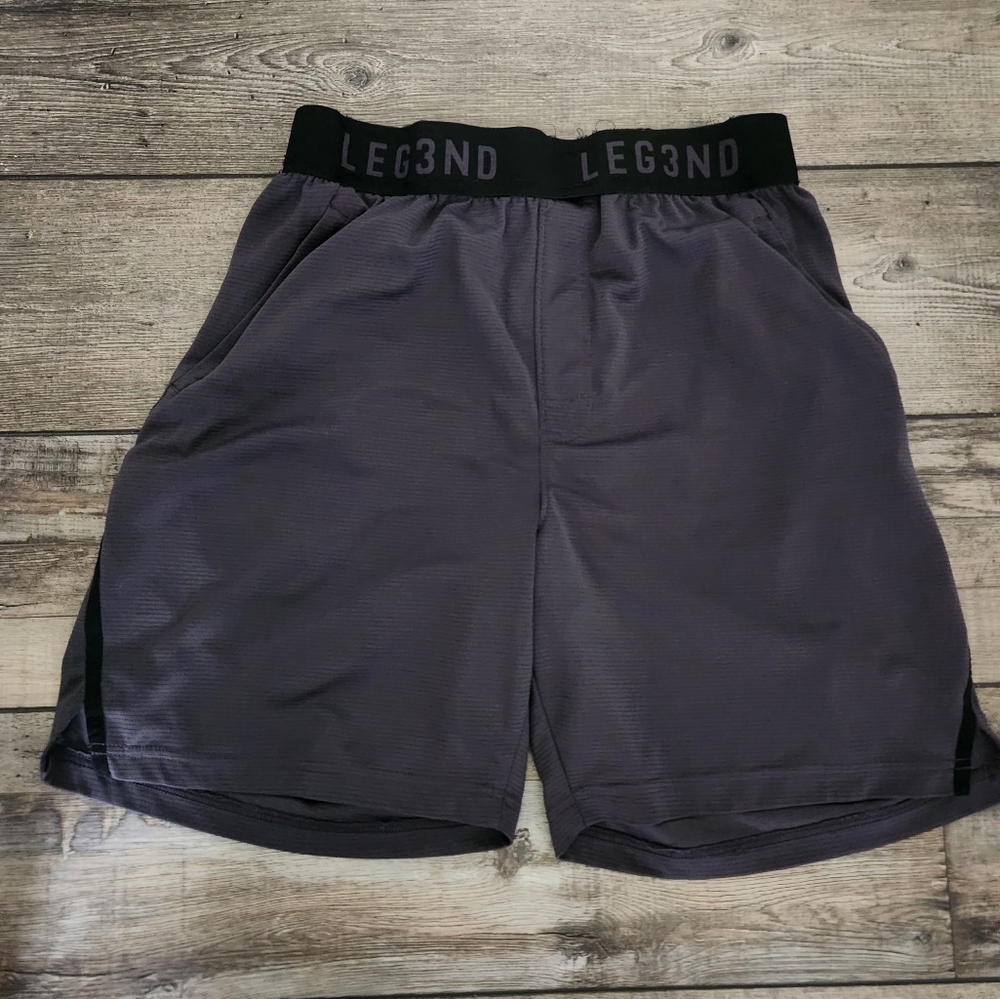 4 Men Shorts Legend, Reebok, Gold Small, Med bundle